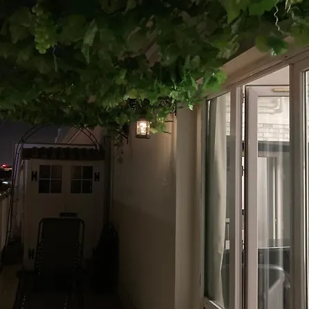 Rooftop 75017 * פריז